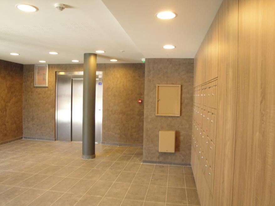 380 - Photo 2